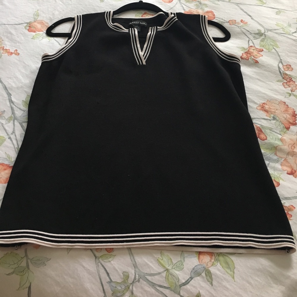 Sleeveless sweater