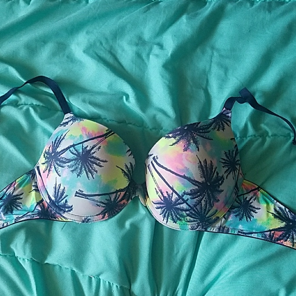 Brand new PINK pushup bra