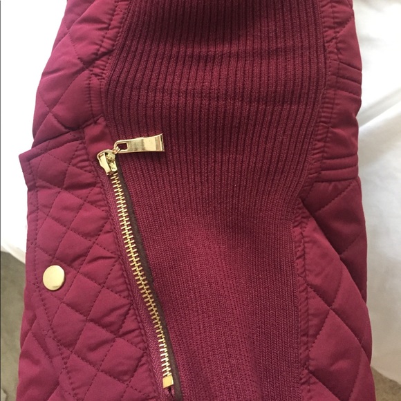 1 LEFT! LG Quilted burgundy vest! ❄️ - Picture 4 of 6