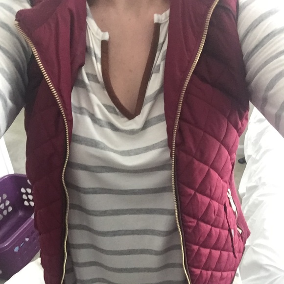 1 LEFT! LG Quilted burgundy vest! ❄️ - Picture 5 of 6