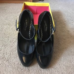 Kenneth Cole wedge shoe!