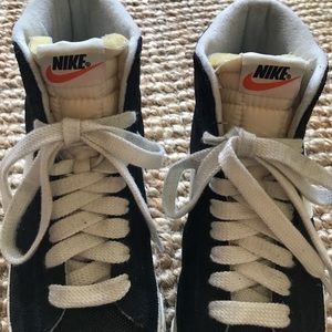 Nike blazer hi top sneaker sz 7.