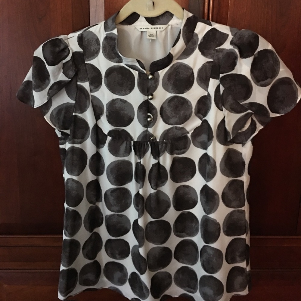 Banana Republic Silk Short Sleeve Dot Blouse XS