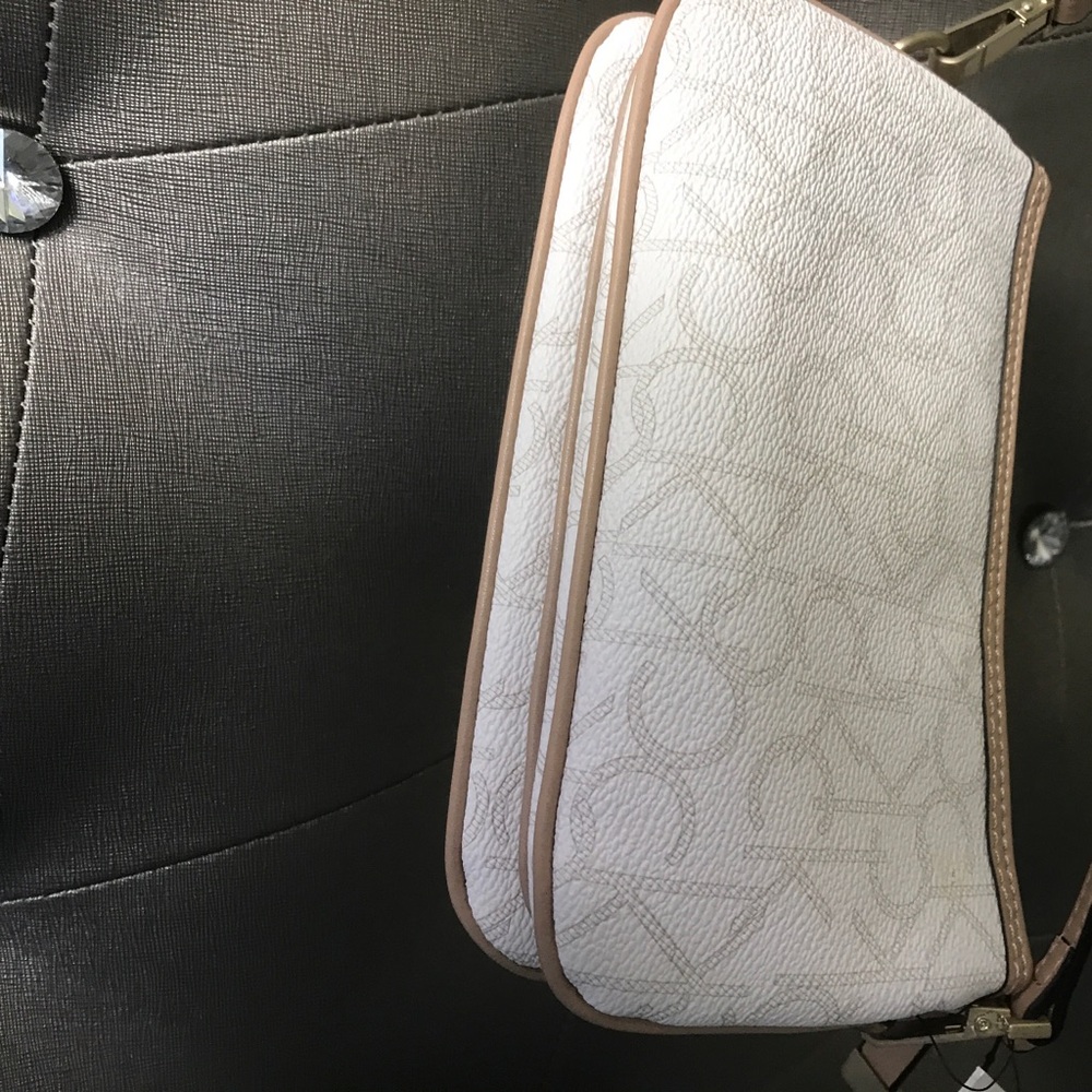 Calvin Klein Jordan wristlet - Picture 4 of 6