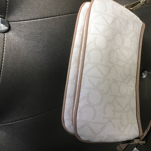 Calvin Klein Jordan wristlet - Picture 4 of 6