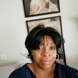 Meet your Posher, Ella