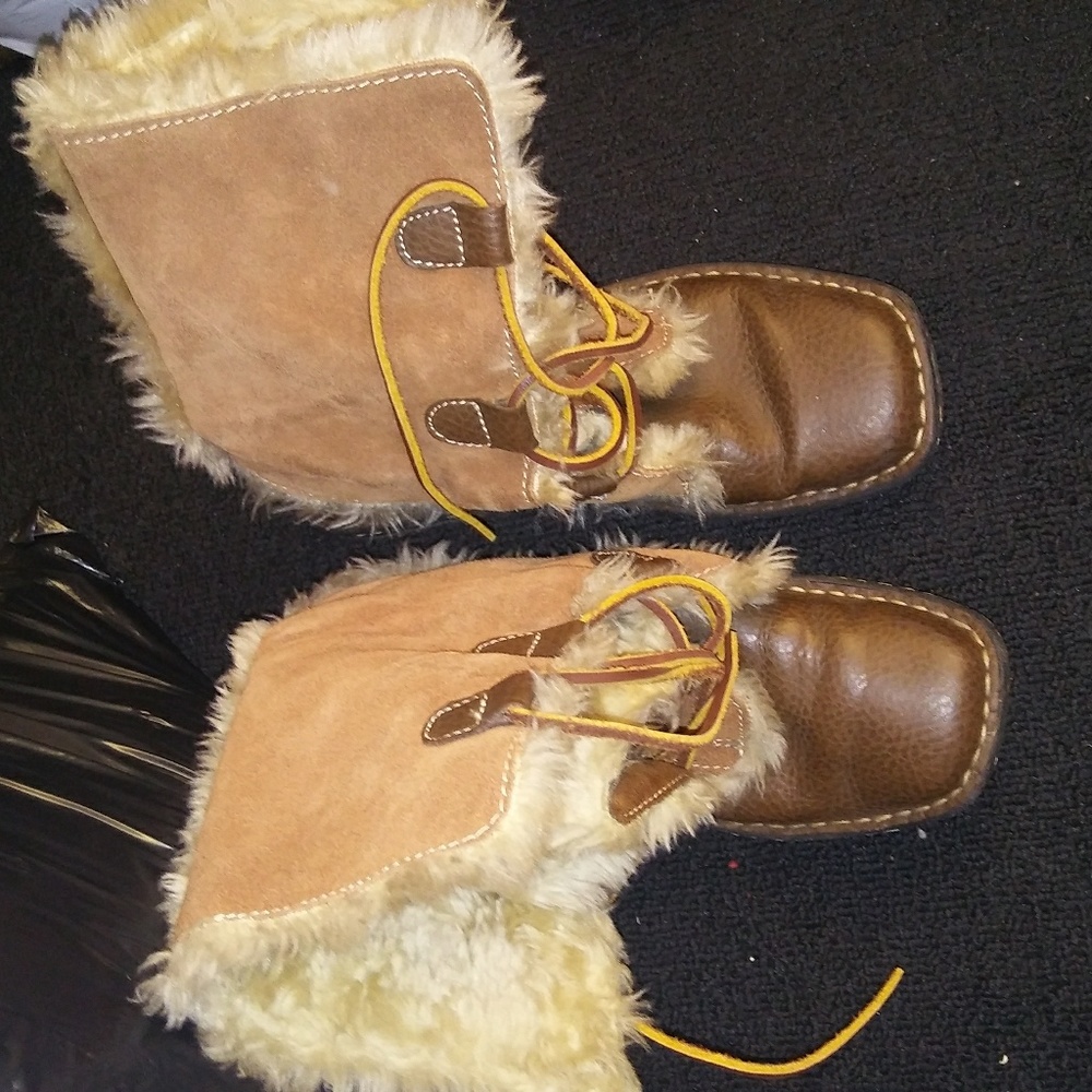 Womens stylish tall leather & fur soft boots