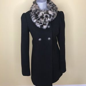 GORGEOUS women's pea coat with detachable faux fur