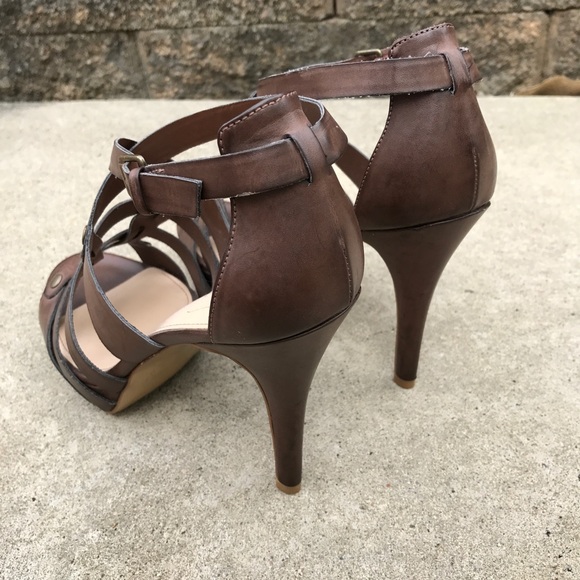 ❌ SOLD - Marc Fisher Platform Sandals - Picture 3 of 5