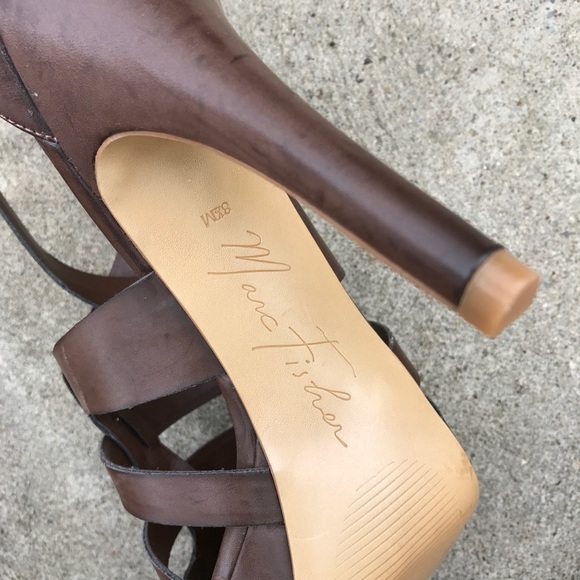 ❌ SOLD - Marc Fisher Platform Sandals - Picture 4 of 5