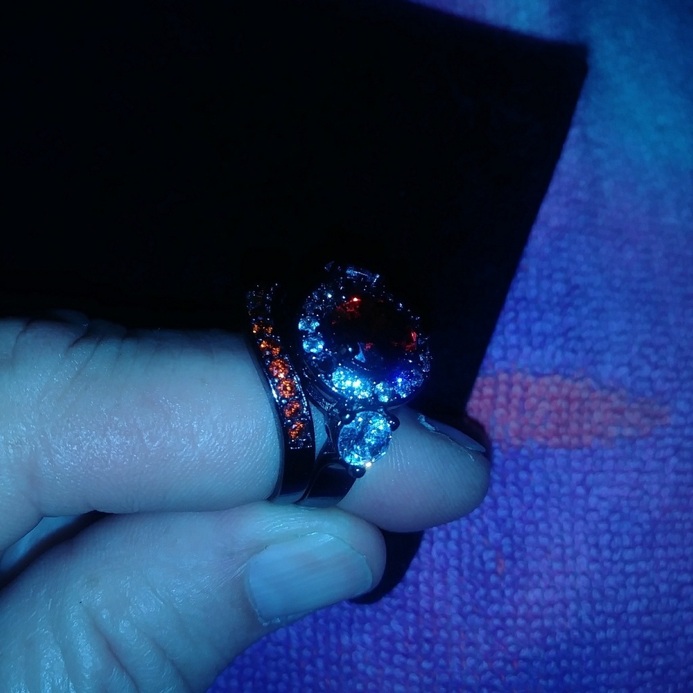 Ring - Picture 4 of 4