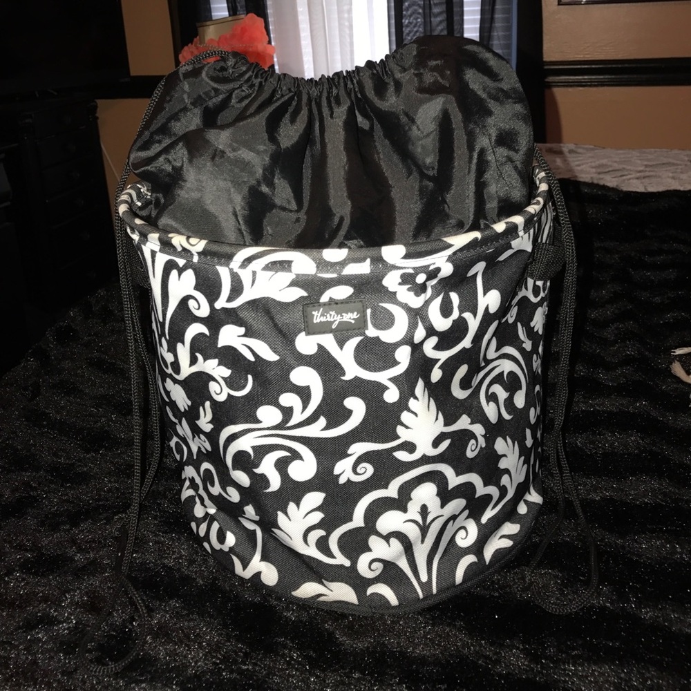 Black & White designed Thirty-one Cooler bag! 🖤