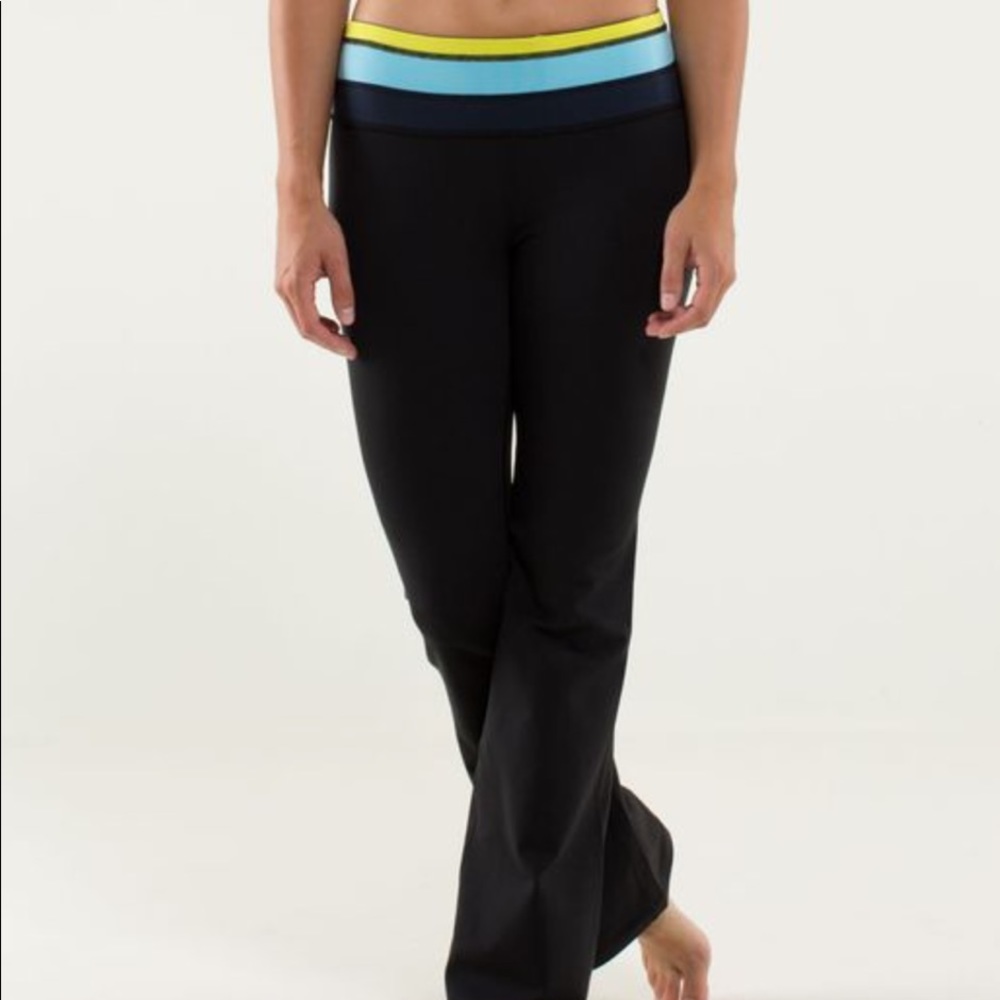 LULULEMON REVERSIBLE GROOVE PANTS