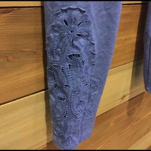 Blue leggings with lace detail