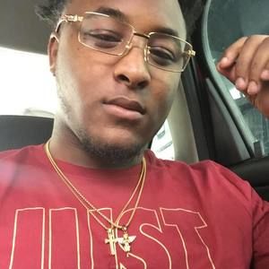 Meet your Posher, Dominique