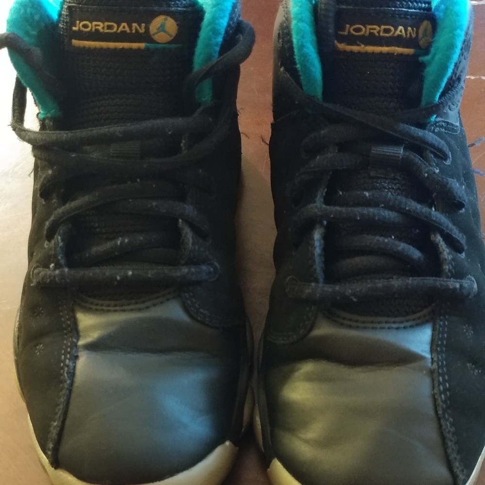 Boys Jordan