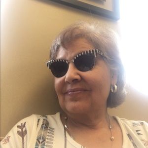 Meet your Posher, Lucy