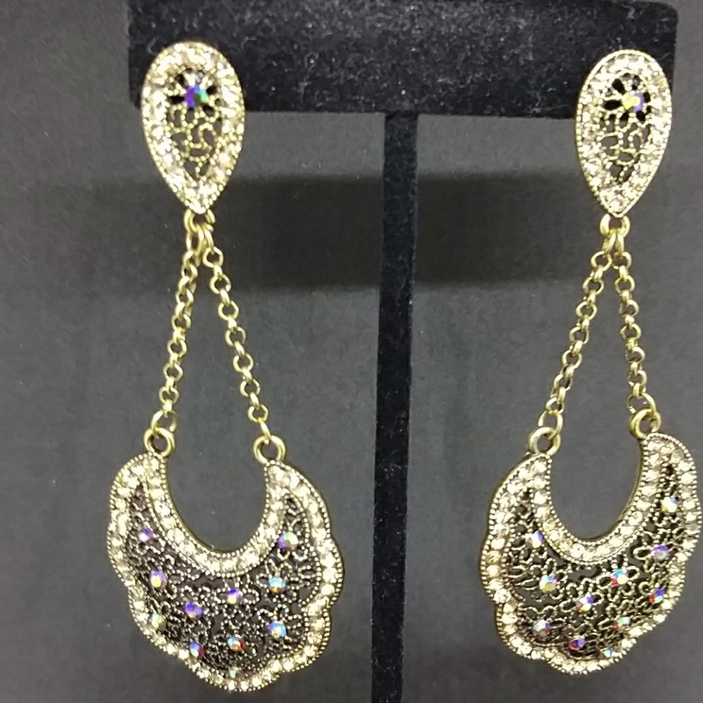 Dangling earrings