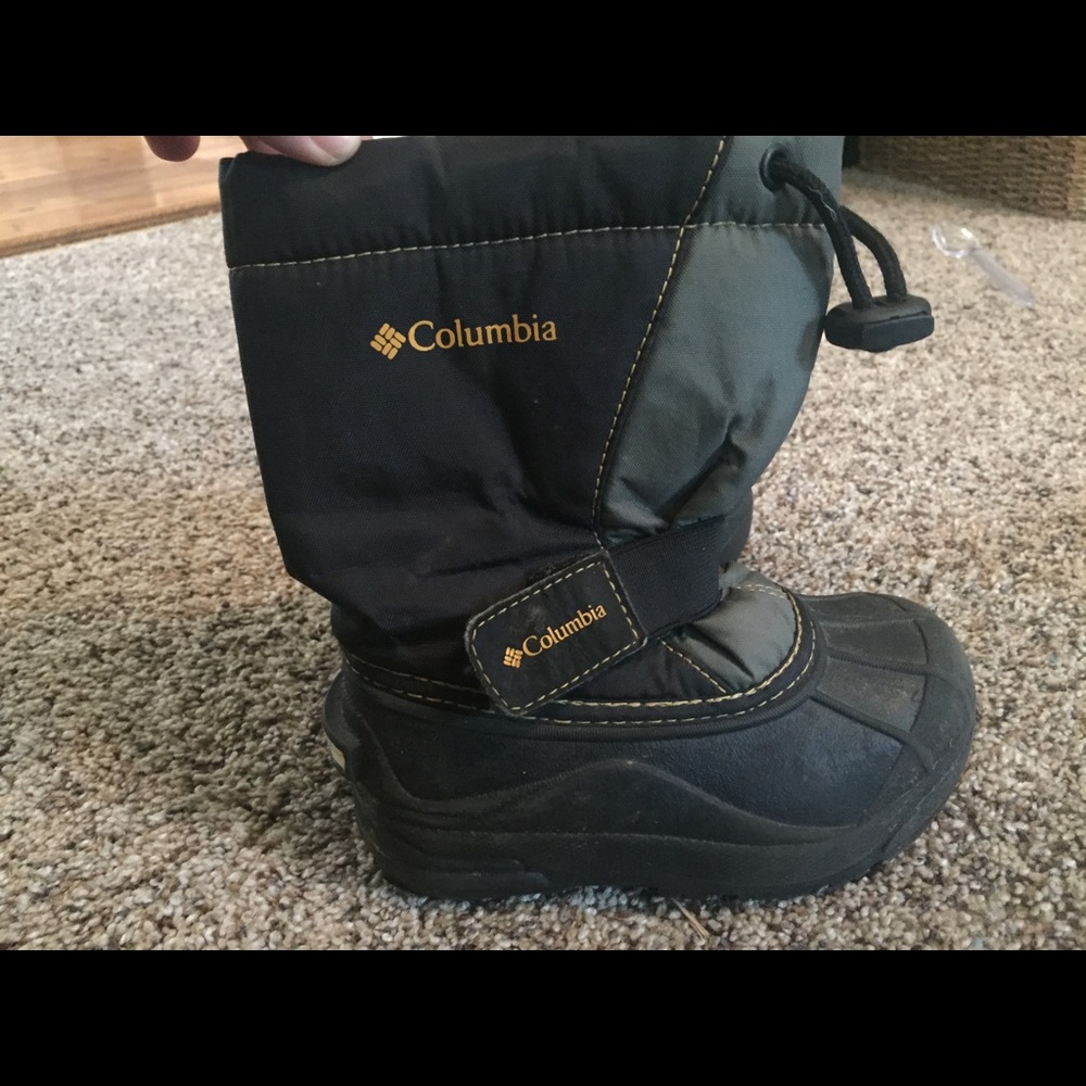 Boy size 9 lot snow boots/keen water shoes