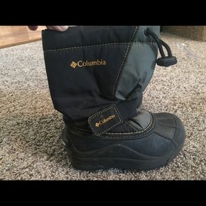 Boy size 9 lot snow boots/keen water shoes