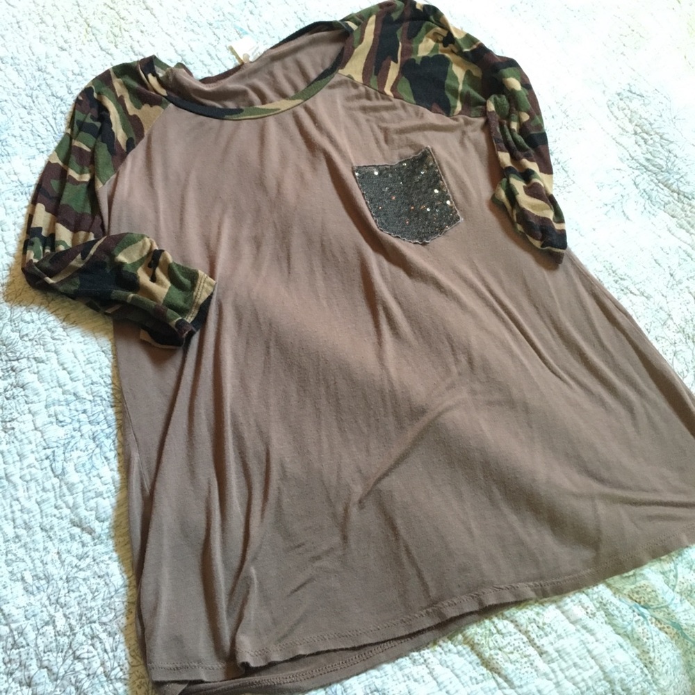 Cameo sleeve baseball shirt