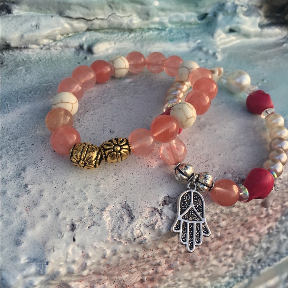 Elastic beaded bracelets