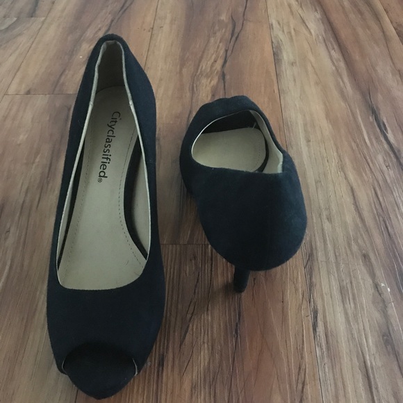 Women's Peep Toe Heel - Picture 2 of 3