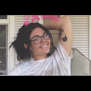 Meet your Posher, Abbey