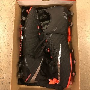 Nike Men's hypervenom 3 soccer cleats retail $250