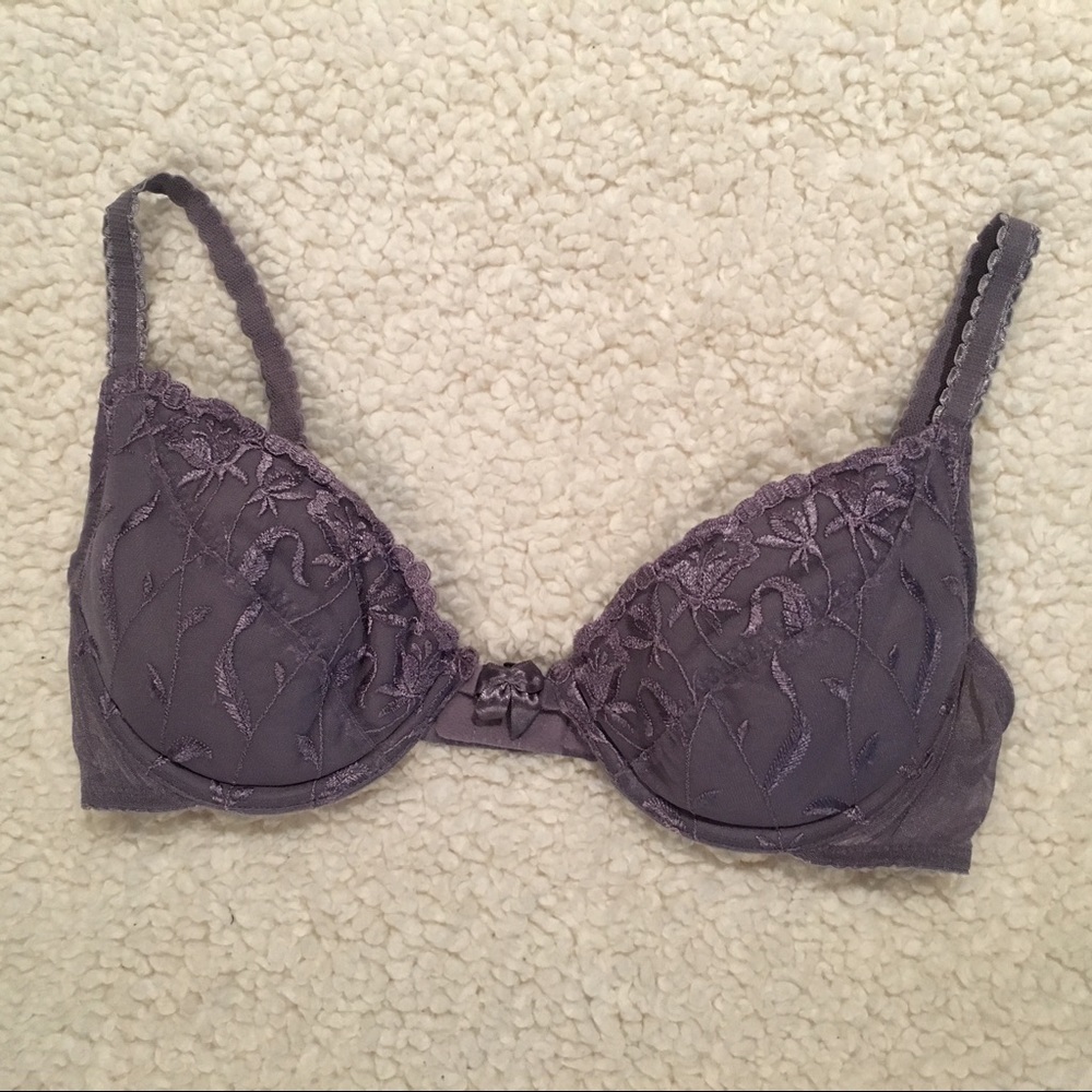 Beautiful Victoria's Secret padded bra in lavender