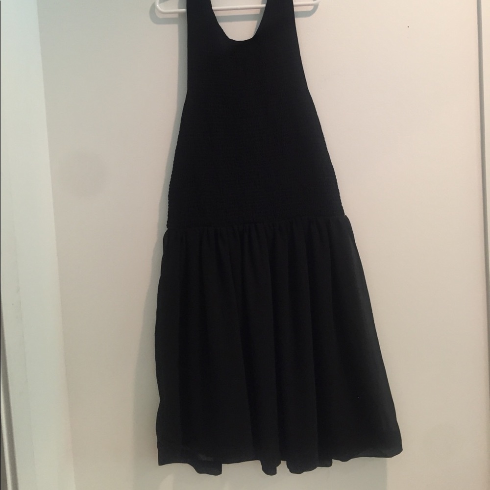 Black sleeveless dress