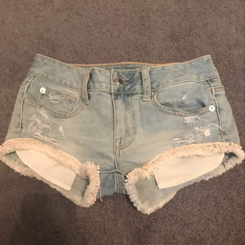 american eagle light blue shorts w/ white edge