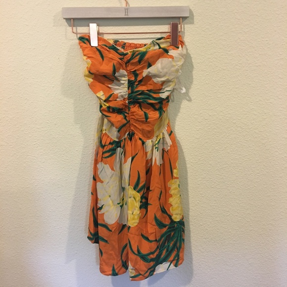 Tucker Dresses & Skirts - Tucker orange and white floral strapless dress Tucker Dresses & Skirts - Tucker orange and white floral strapless dress