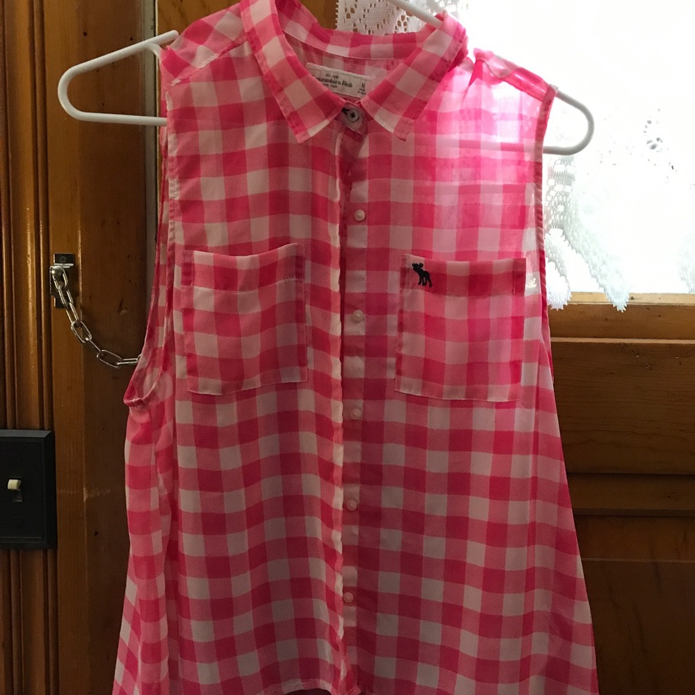 Abercrombie & Fitch sleeveless shirt.