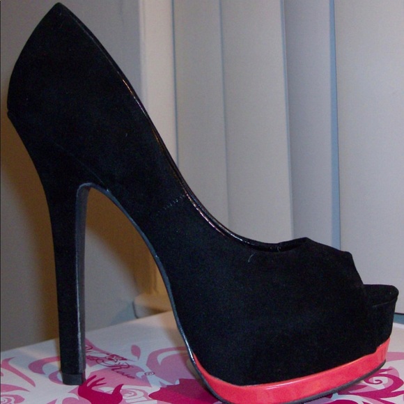 Shoes - Women's high heels
