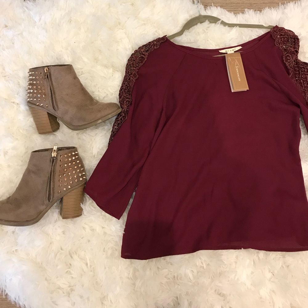 Maroon blouse with gold lace detail NWT - Picture 5 of 5