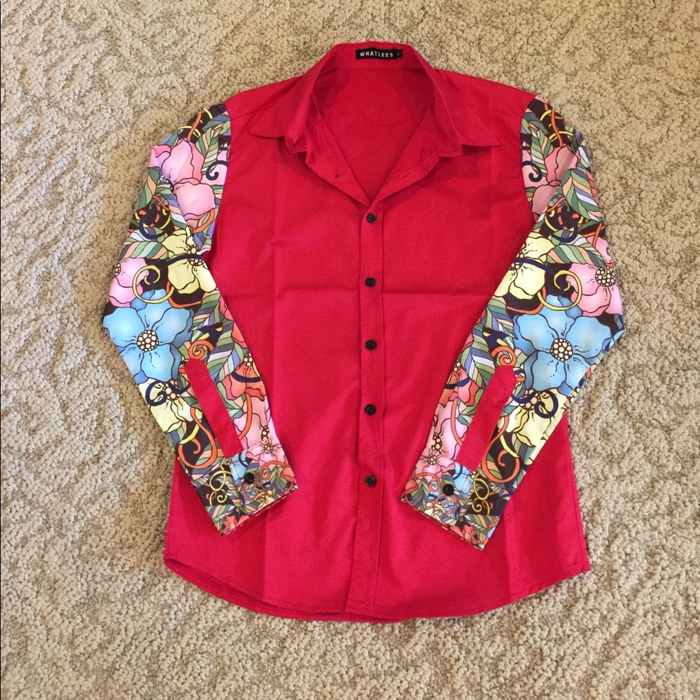 NWOT MENS RED SHIRT WITH TROPICAL SLEEVES SIZE SMALL