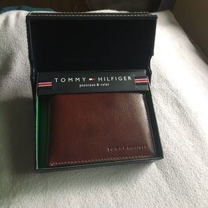 Tommy hilfiger wallet (pass case & valet)