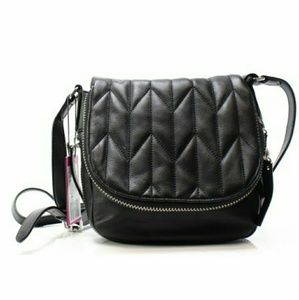 VINCE CAMUTO Black Crossbody - Baily Chevron