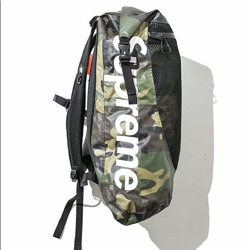 Supreme camo bag