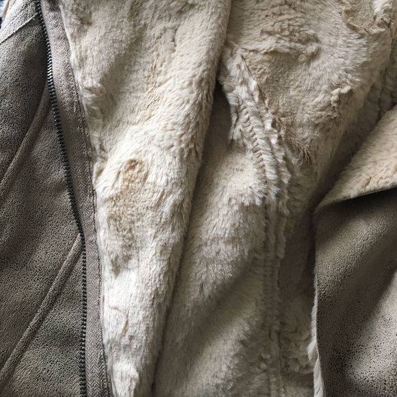 Olive & Oak faux suede/fur vest - Picture 4 of 6