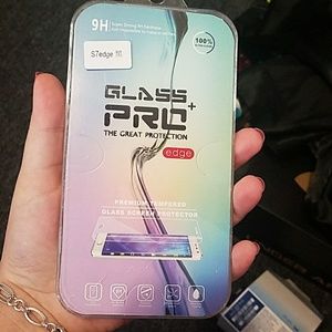 NIP s7 edge protector in black