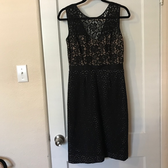 BCBGMaxAzria Dresses & Skirts - BCBGMAXAZRIA black lace sheath dress