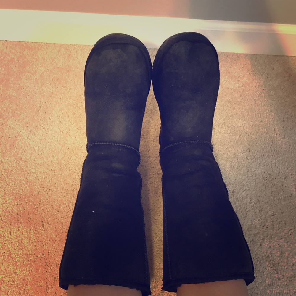 Size 6 black tall uggs