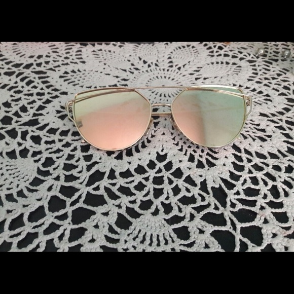 Rose Gold Sunnies - Picture 2 of 7