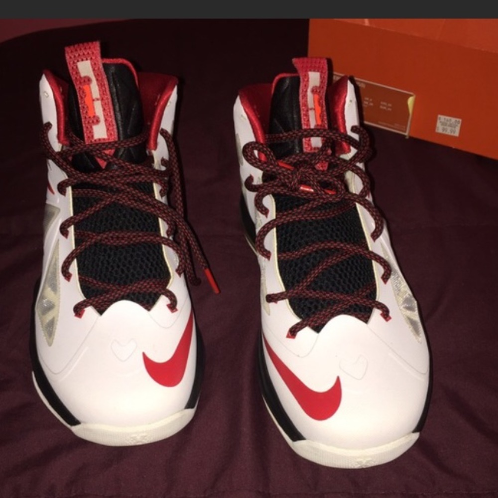 Nike LeBron X (10) - Picture 2 of 4