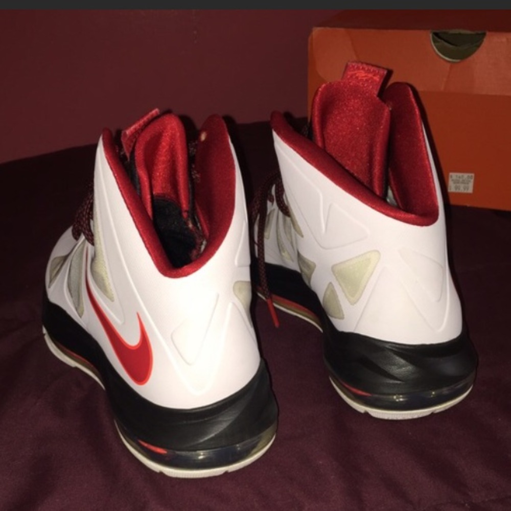 Nike LeBron X (10) - Picture 3 of 4