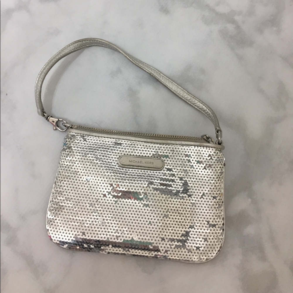 *LIKE NEW* Authentic Michael Kors Wristlet