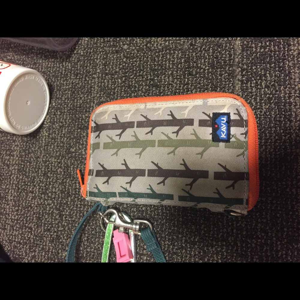 Kavu wristlet