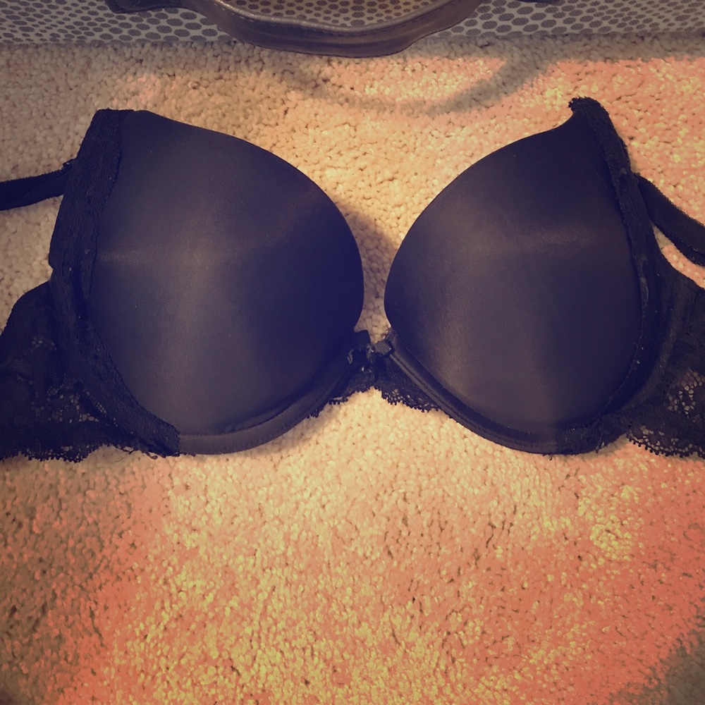 Black Victoria's Secret dream angels bra